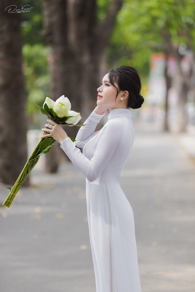 chụp ảnh áo dài hoa sen