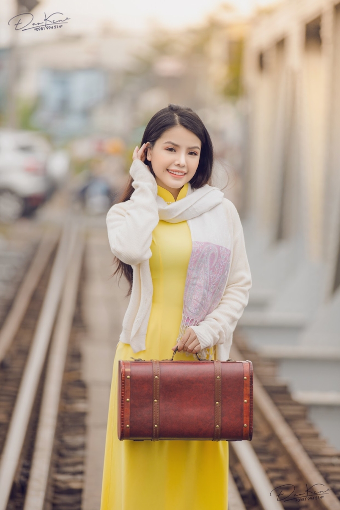 chụp ảnh với đường ray tàu hoả