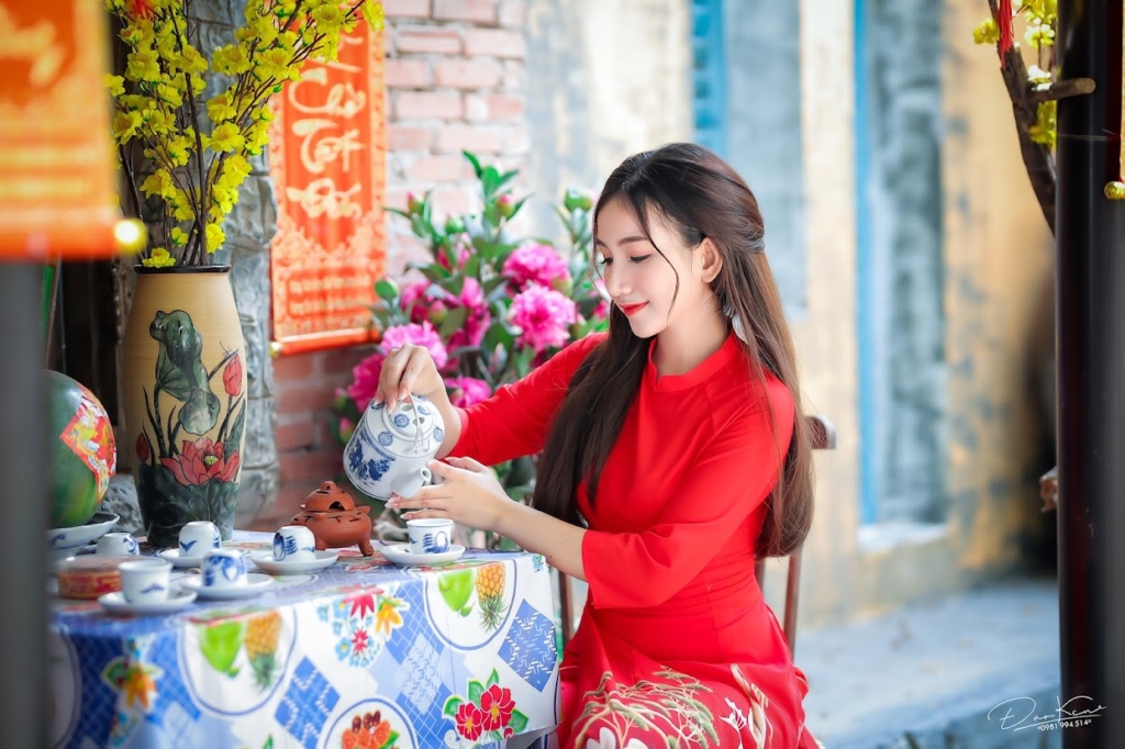 cách tạo dáng chụp ảnh áo dài tết